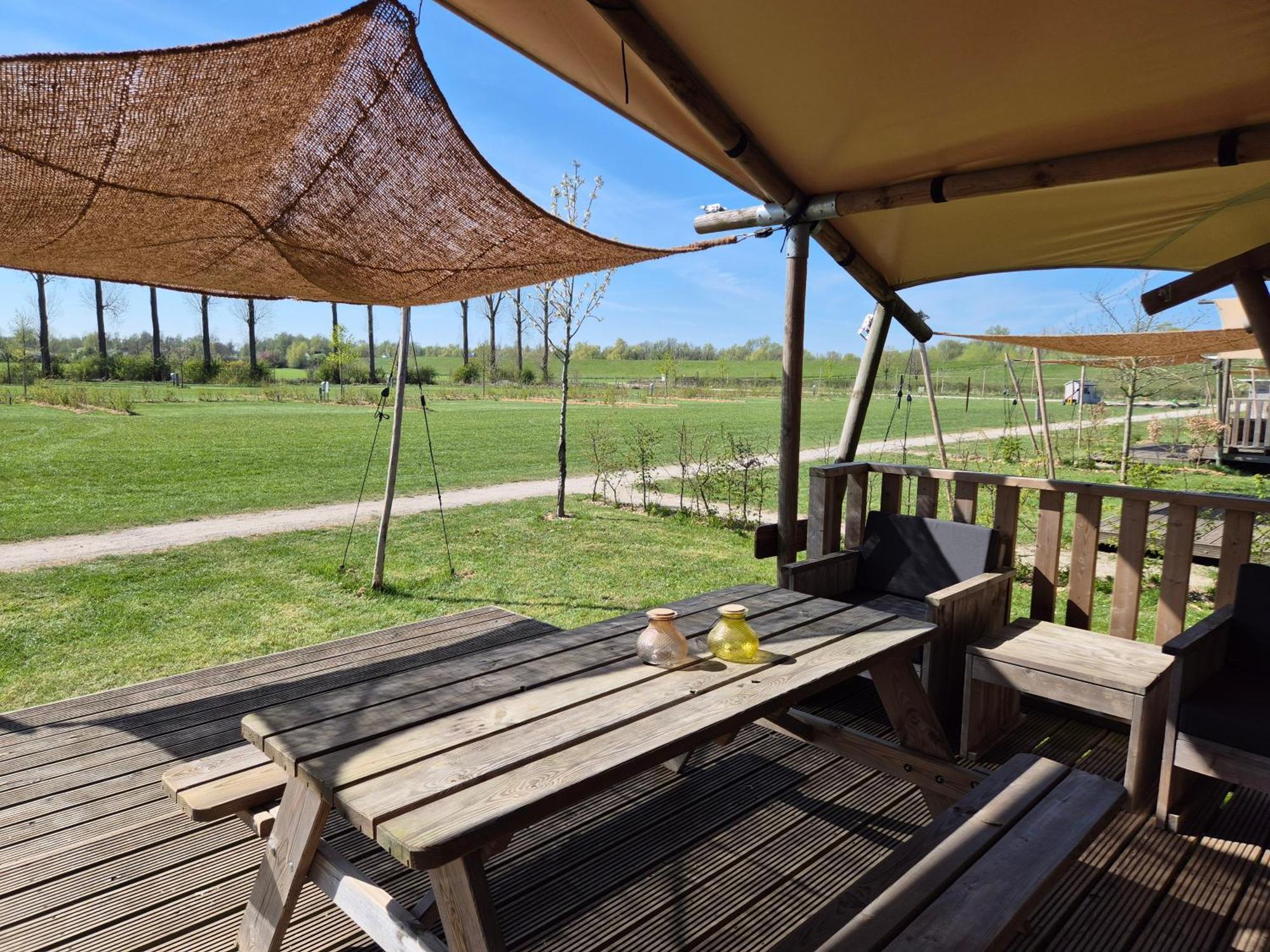 De Hazelaarshof Luxe Glampingtent Bij Natuurgebied De Millingerwaard Kekerdom 外观 照片
